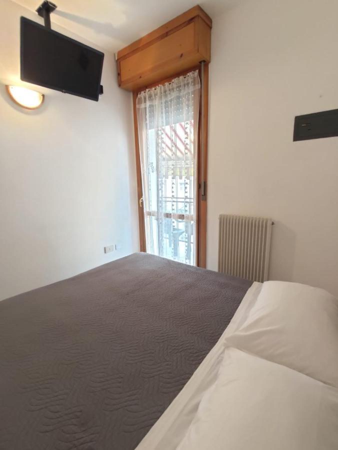 Bafile 18 - Piazza Marconi - Centrale - 50 Mt Dal Mare 利多迪迪耶索洛 外观 照片
